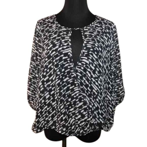 Vince Camuto Tops - Vince Camuto Faux Wrap Deep V-Neck Blouse Size Medium Top